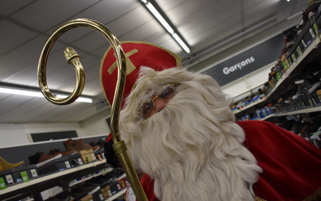 28 novembre 2018…. Saint Nicolas était présent au bristol de Gosselies….Distribution de friandises aux enfants sages!
